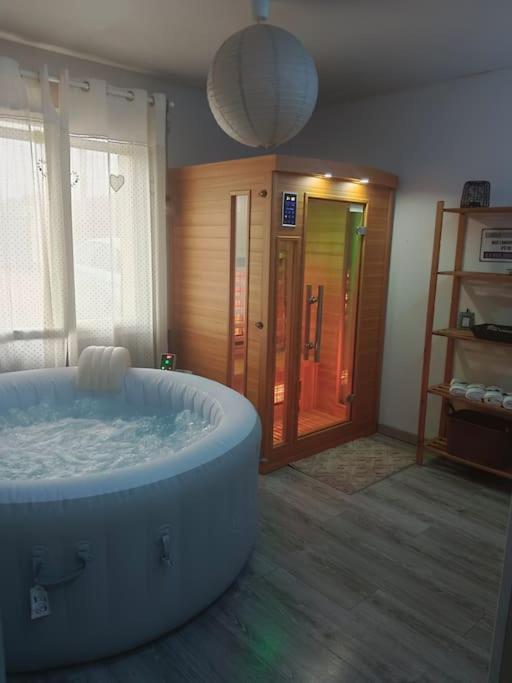 Villa Familiale Avec Spa Et Sauna Saint-Antonin-de-Sommaire Dış mekan fotoğraf